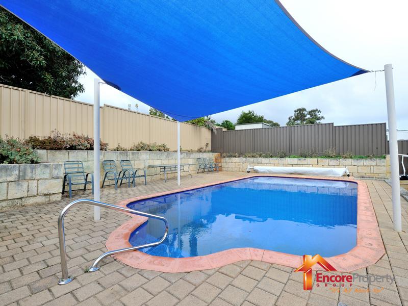 18 Porter Gardens, LEDA, WA 6170 AUS