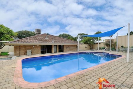 18 Porter Gardens, LEDA, WA 6170 AUS