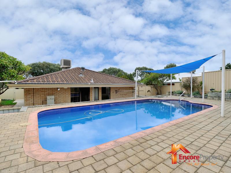 18 Porter Gardens, LEDA, WA 6170 AUS