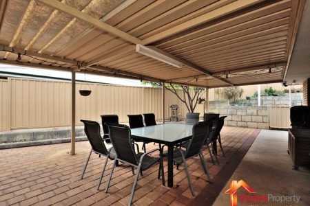 18 Porter Gardens, LEDA, WA 6170 AUS
