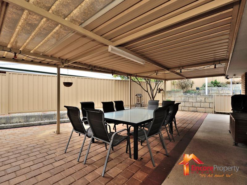 18 Porter Gardens, LEDA, WA 6170 AUS