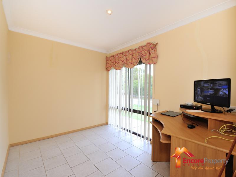 18 Porter Gardens, LEDA, WA 6170 AUS