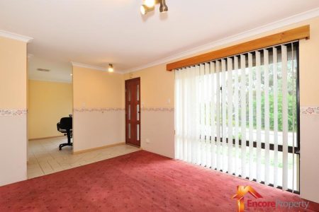 18 Porter Gardens, LEDA, WA 6170 AUS