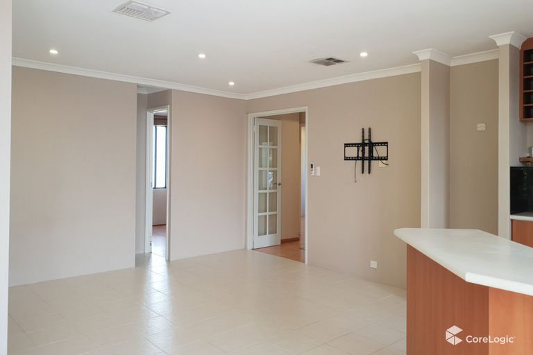 9 Dunster Way, ORELIA, WA 6167 AUS
