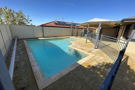 10 Rutherford Square, ORELIA, WA 6167 AUS