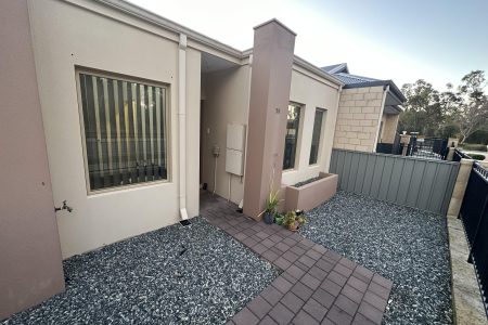 76 Hawkeswood Boulevard, KWINANA TOWN CENTRE, WA 6167 AUS