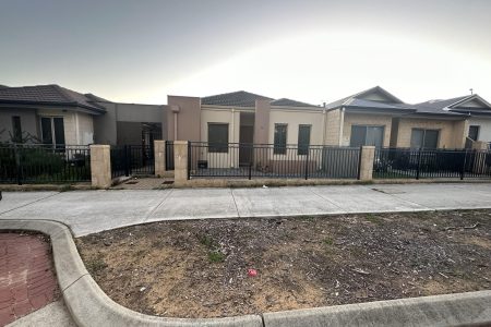 76 Hawkeswood Boulevard, KWINANA TOWN CENTRE, WA 6167 AUS