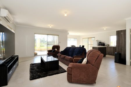 62 Daybreak Loop, WELLARD, WA 6170 AUS