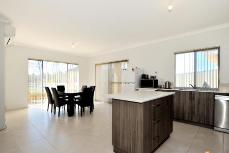 62 Daybreak Loop, WELLARD, WA 6170 AUS