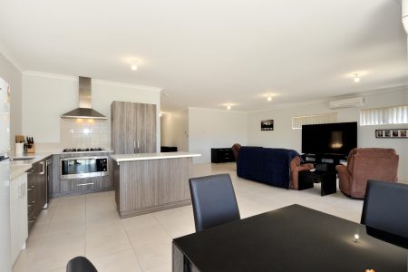 62 Daybreak Loop, WELLARD, WA 6170 AUS