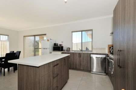 62 Daybreak Loop, WELLARD, WA 6170 AUS