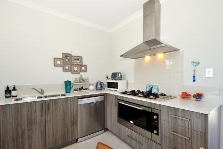 62 Daybreak Loop, WELLARD, WA 6170 AUS