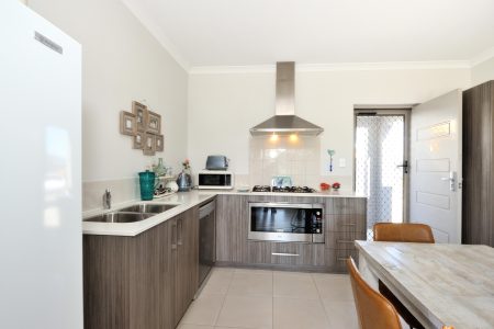 62 Daybreak Loop, WELLARD, WA 6170 AUS