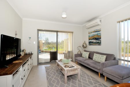62 Daybreak Loop, WELLARD, WA 6170 AUS