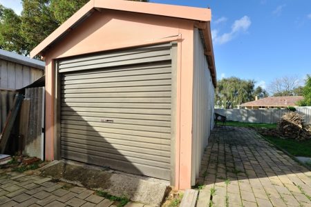 15 Westcott Road, MEDINA, WA 6167 AUS