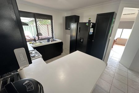 4 Patrick Vista, PARMELIA, WA 6167 AUS