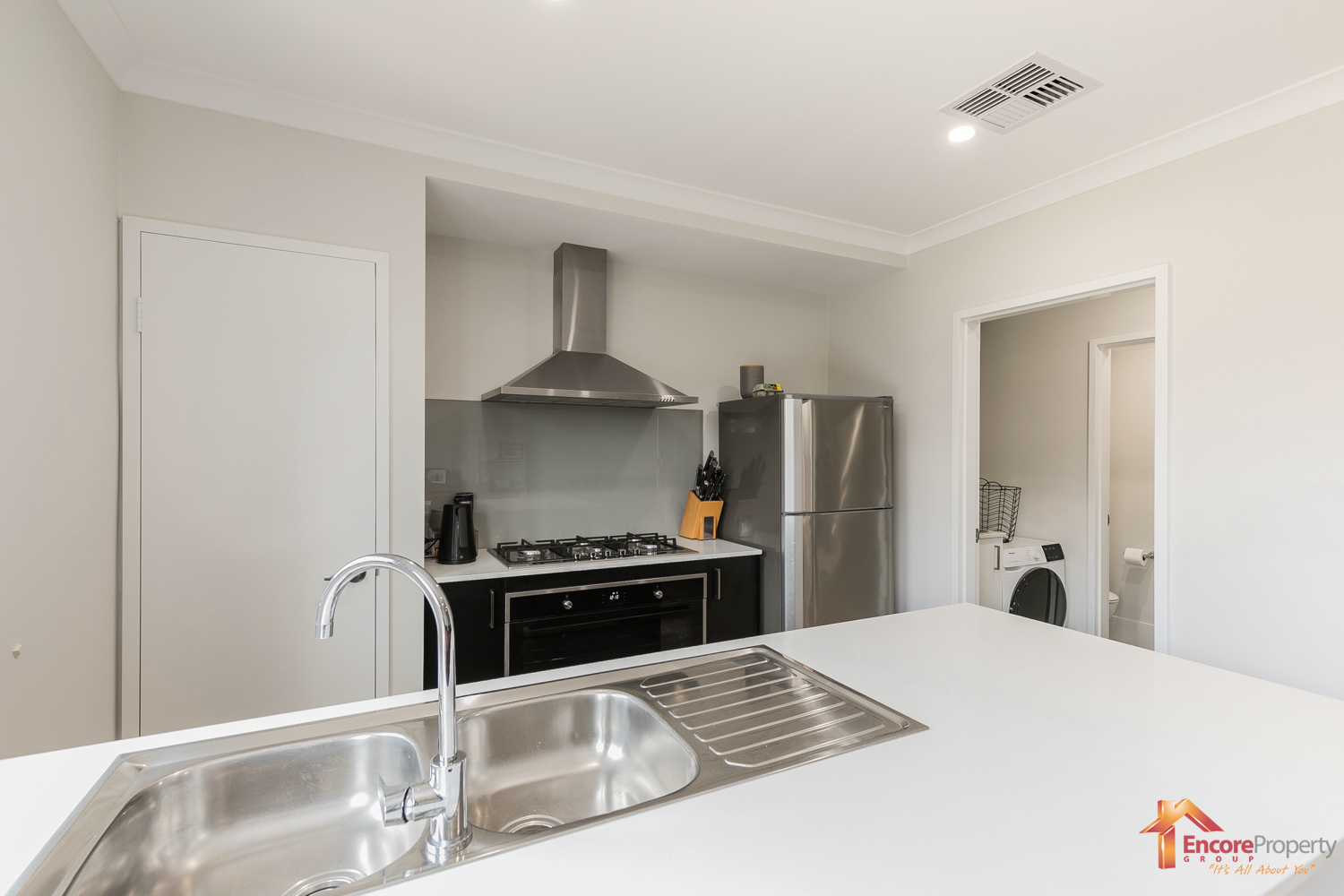 24 Everest Parkway, LAKELANDS, WA 6180 AUS