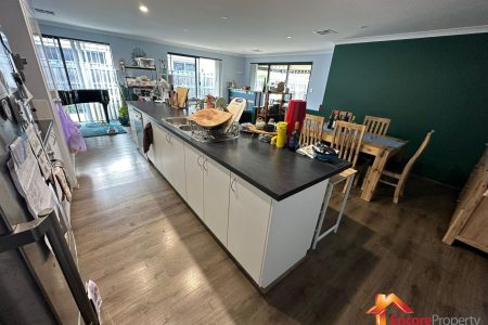 17 Ivory Way, WELLARD, WA 6170 AUS