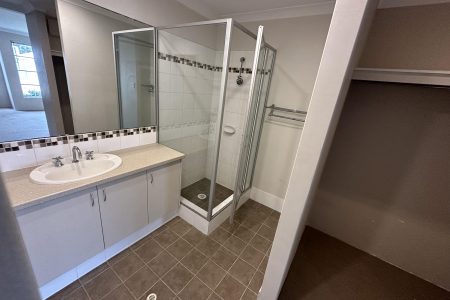 45 Ringwood Loop, WELLARD, WA 6170 AUS