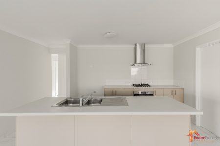 28 Gilroyd Way, GOLDEN BAY, WA 6174 AUS