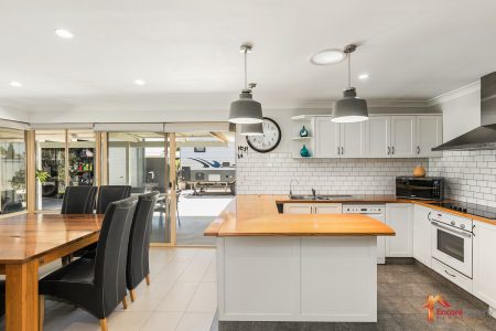 19 Solquest Way, COOLOONGUP, WA 6168 AUS