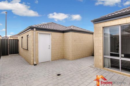 6 Breccia Parade, WELLARD, WA 6170 AUS