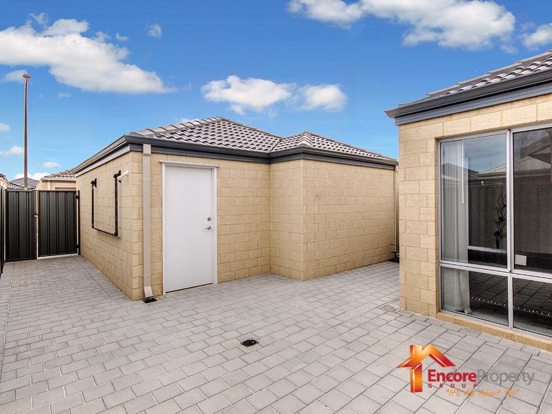 6 Breccia Parade, WELLARD, WA 6170 AUS