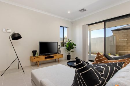 35 Lionfish Way, WAIKIKI, WA 6169 AUS