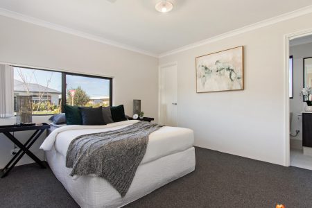 35 Lionfish Way, WAIKIKI, WA 6169 AUS