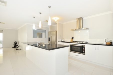 10 Pennine Way, WELLARD, WA 6170 AUS