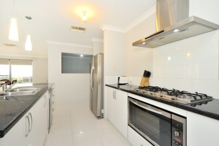 10 Pennine Way, WELLARD, WA 6170 AUS