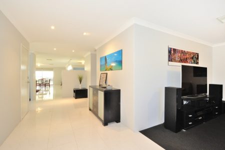 10 Pennine Way, WELLARD, WA 6170 AUS