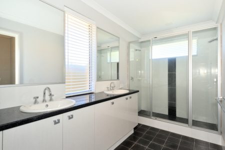 10 Pennine Way, WELLARD, WA 6170 AUS