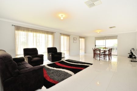 10 Pennine Way, WELLARD, WA 6170 AUS