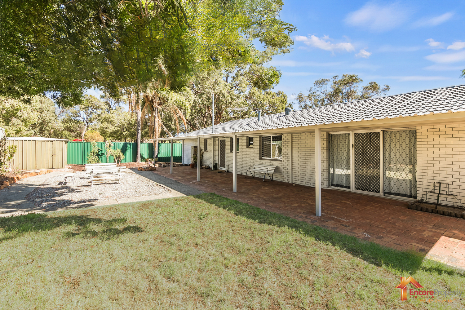 16 Maple Place, MADDINGTON, WA 6109 AUS