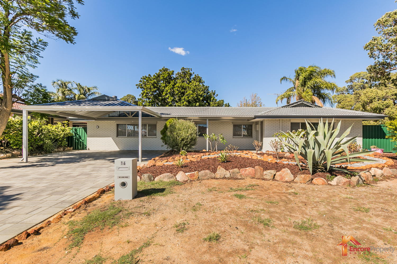 16 Maple Place, MADDINGTON, WA 6109 AUS