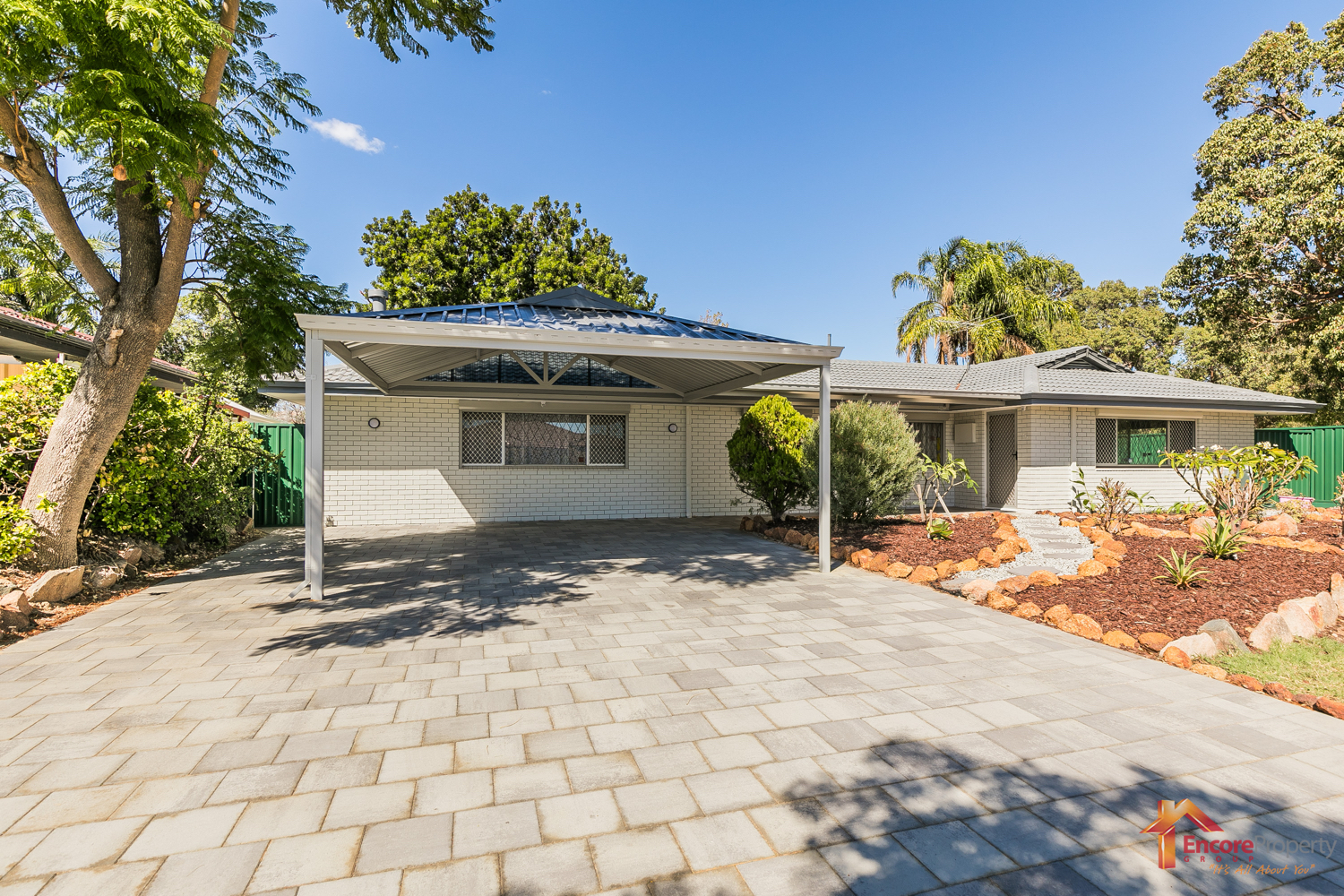 16 Maple Place, MADDINGTON, WA 6109 AUS