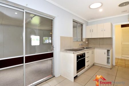 28 Madden Way, PARMELIA, WA 6167 AUS
