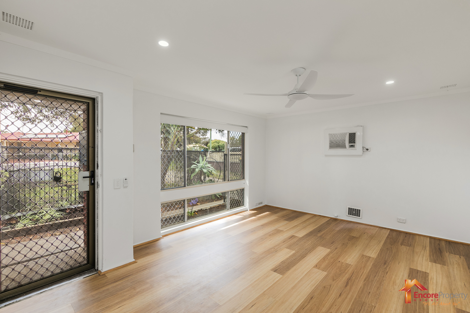 6 Dawson Way, PARMELIA, WA 6167 AUS