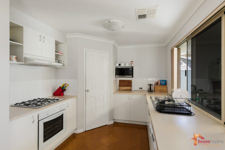 11 Wallingford Crescent, WELLARD, WA 6170 AUS