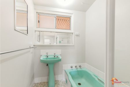 19 Barron Way, ORELIA, WA 6167 AUS