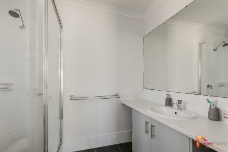 231 Lake Valley Drive, LAKELANDS, WA 6180 AUS