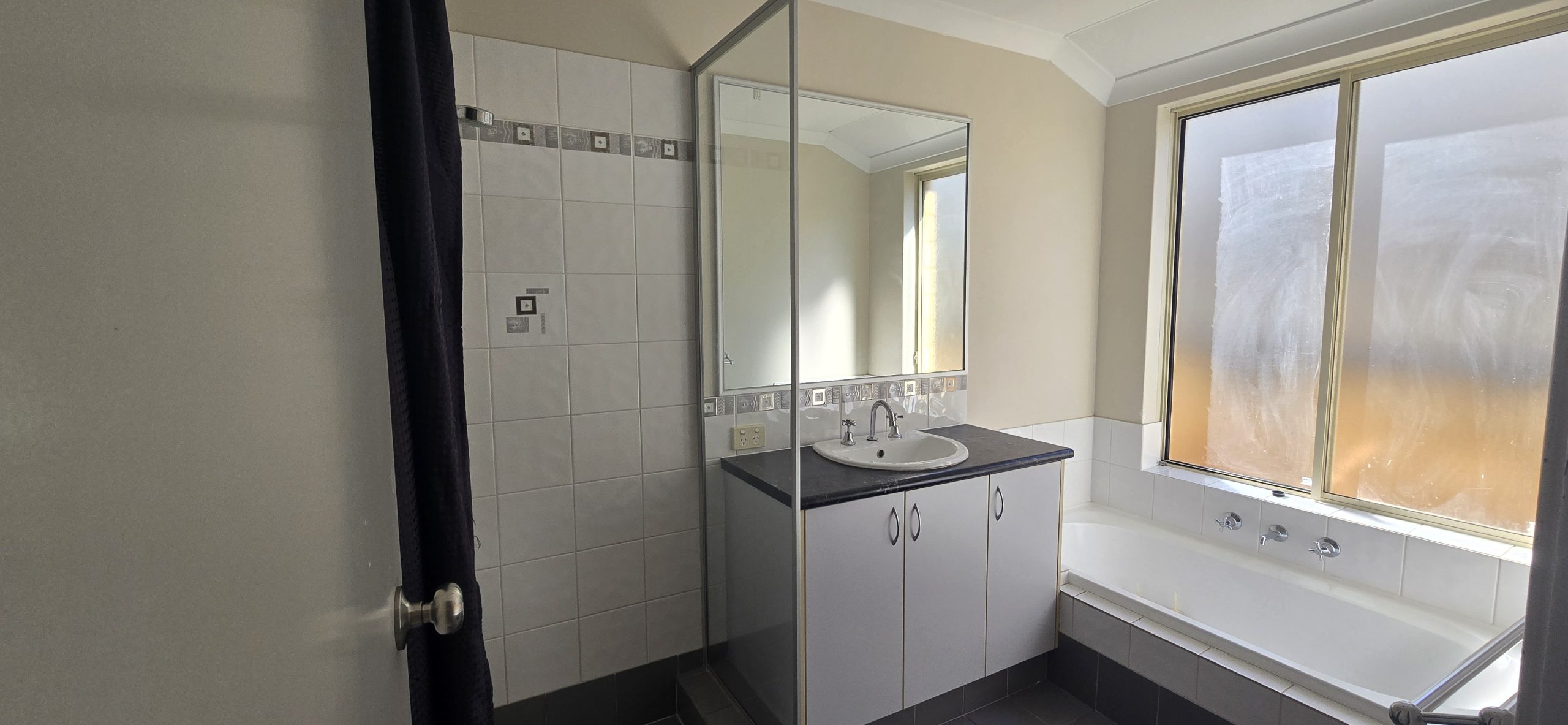 6 Wincanton Chase, LEDA, WA 6170 AUS