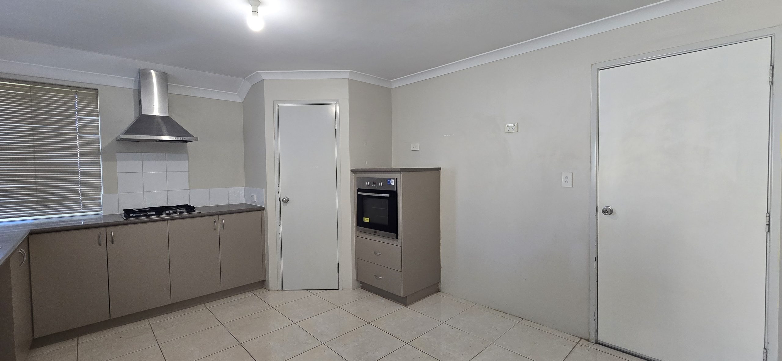 6 Wincanton Chase, LEDA, WA 6170 AUS