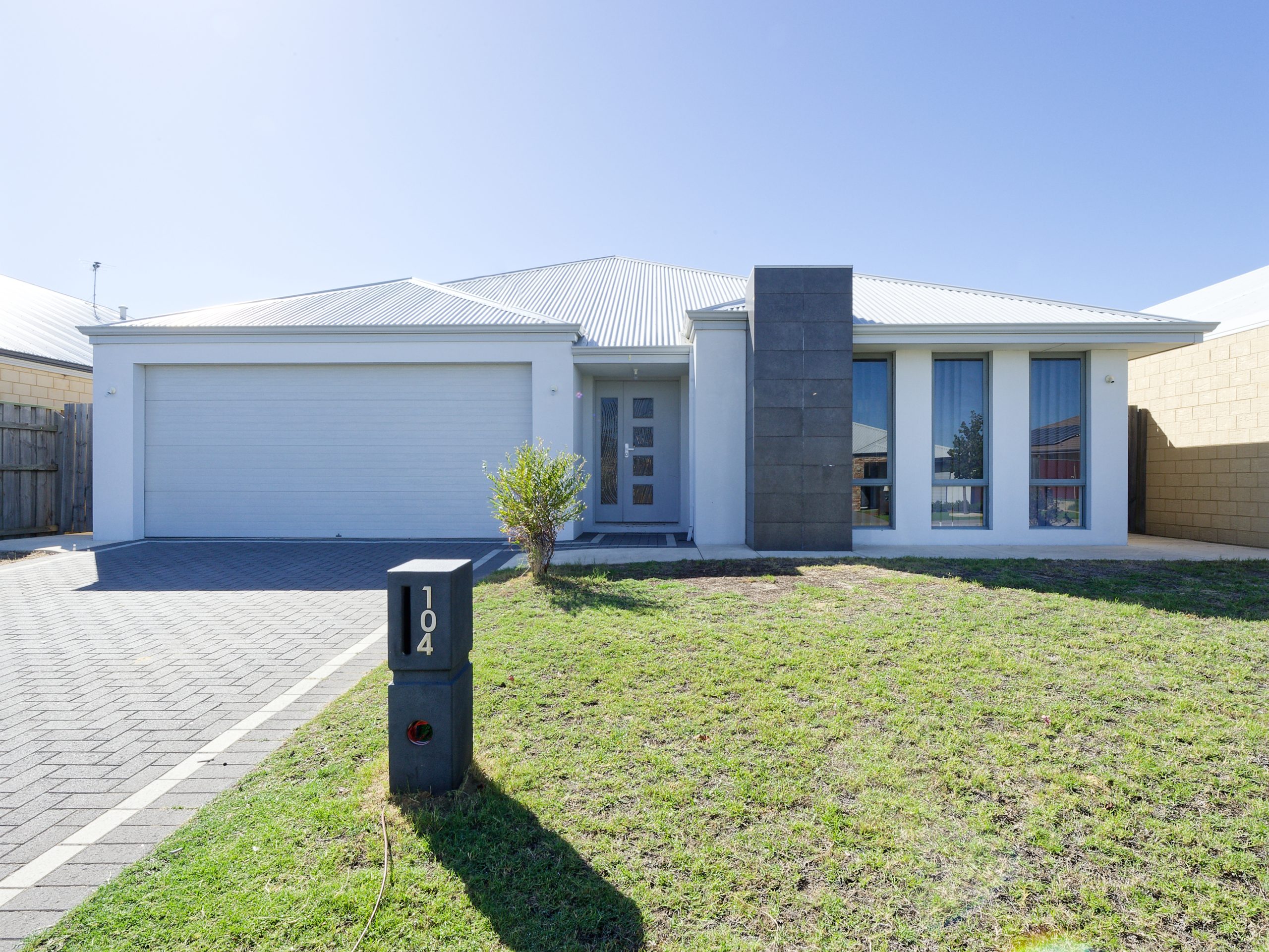 104 Sapphire Chase, WELLARD, WA 6170 AUS