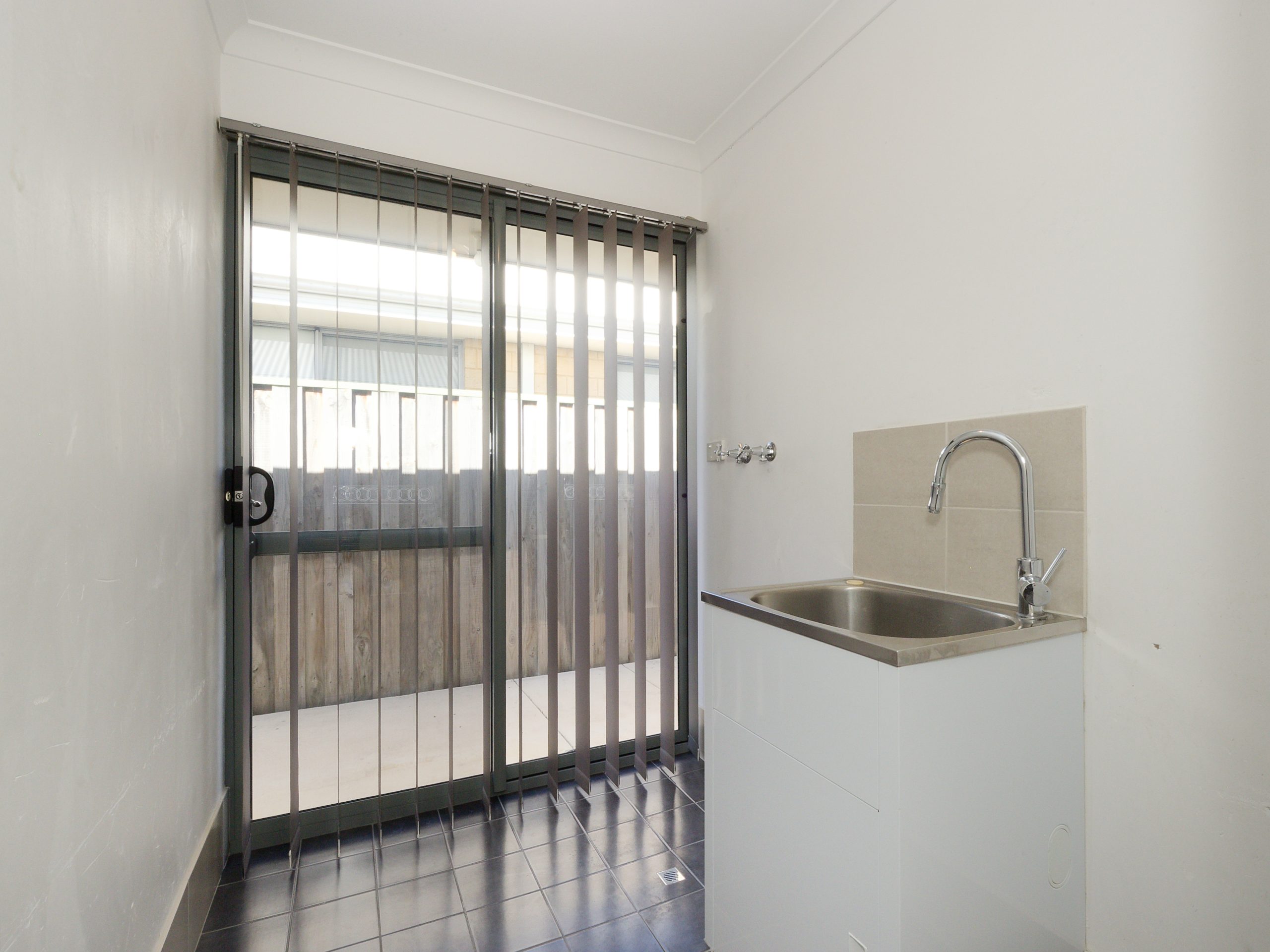 104 Sapphire Chase, WELLARD, WA 6170 AUS