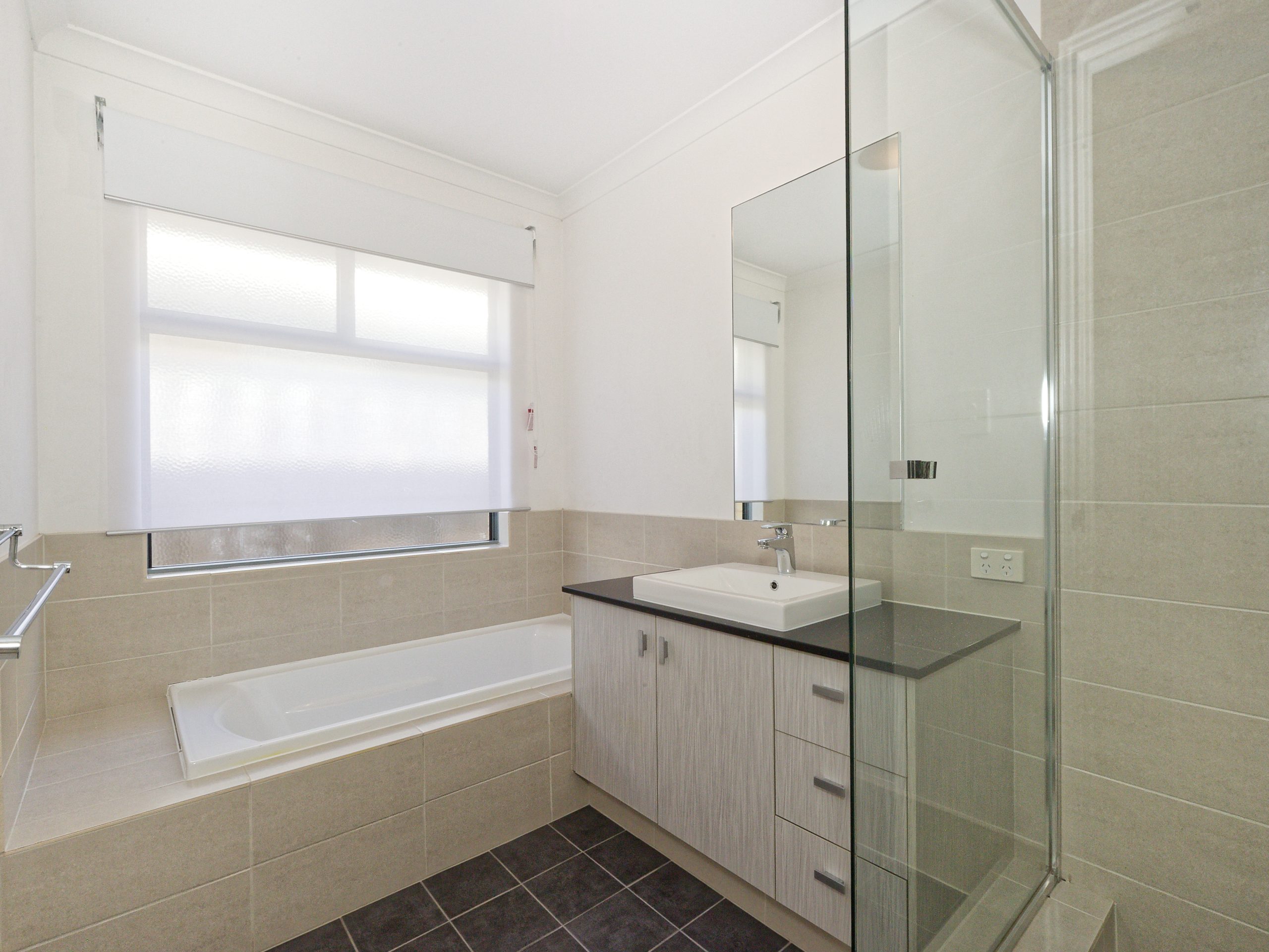 104 Sapphire Chase, WELLARD, WA 6170 AUS