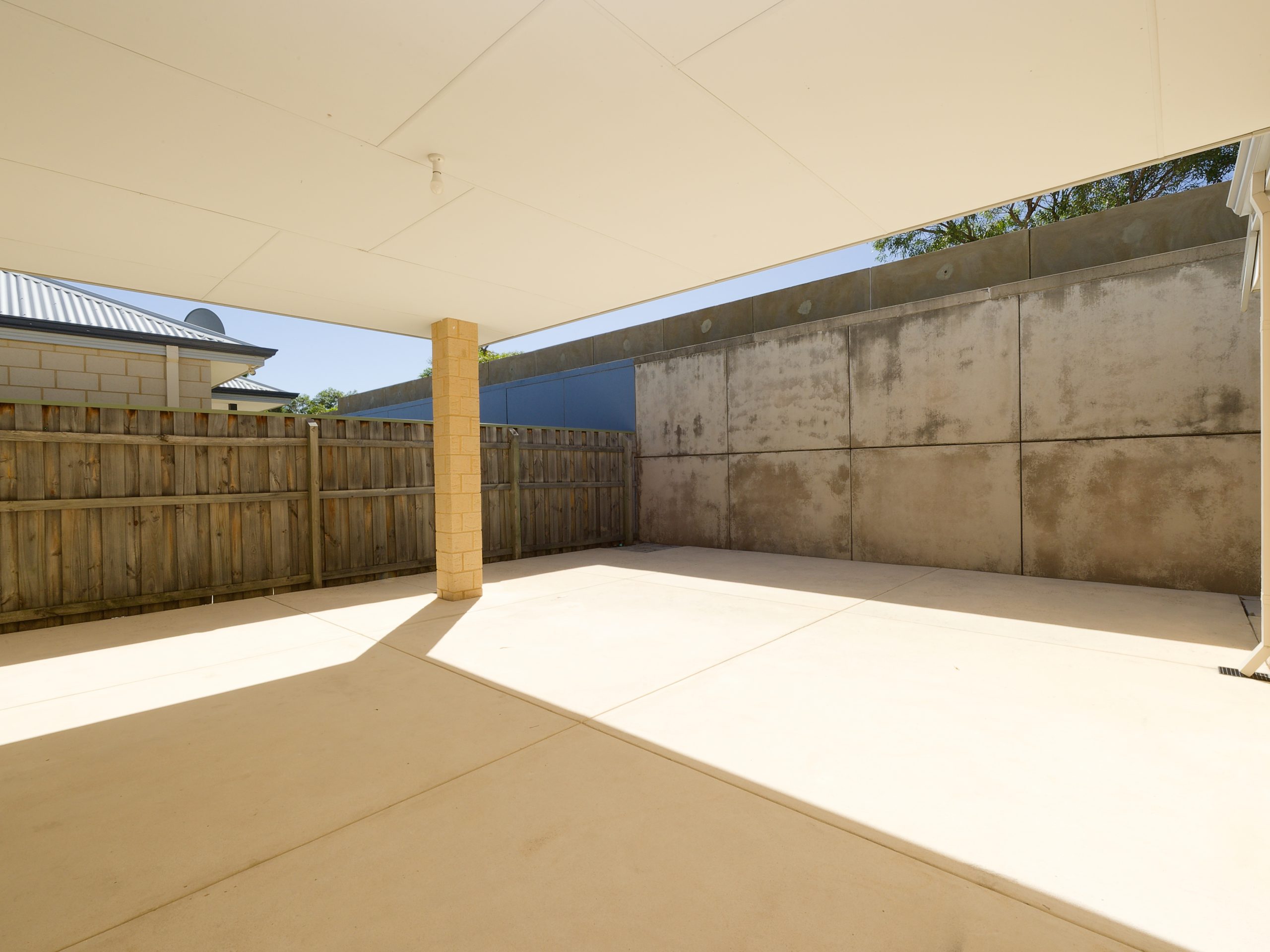 104 Sapphire Chase, WELLARD, WA 6170 AUS