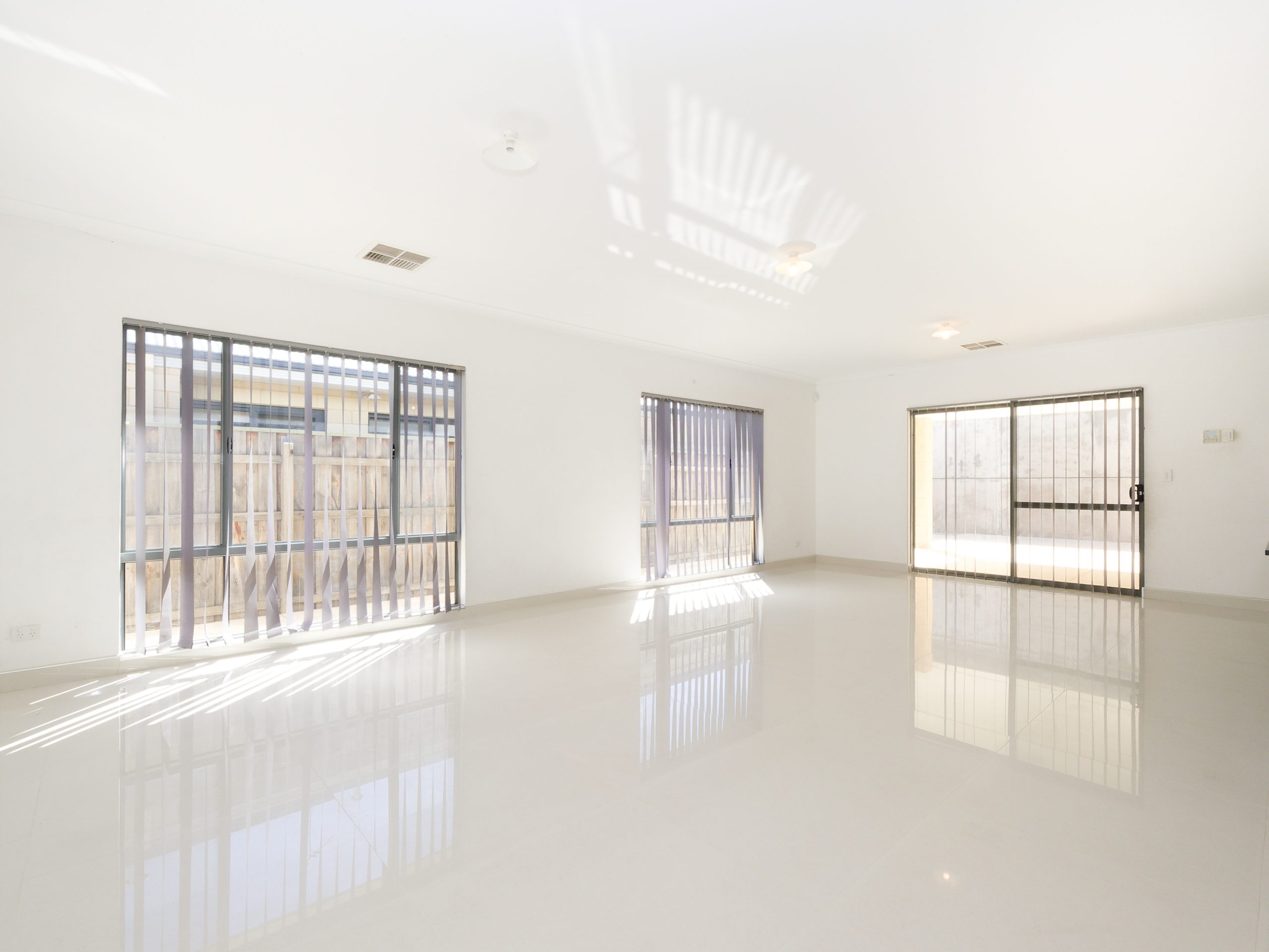 104 Sapphire Chase, WELLARD, WA 6170 AUS