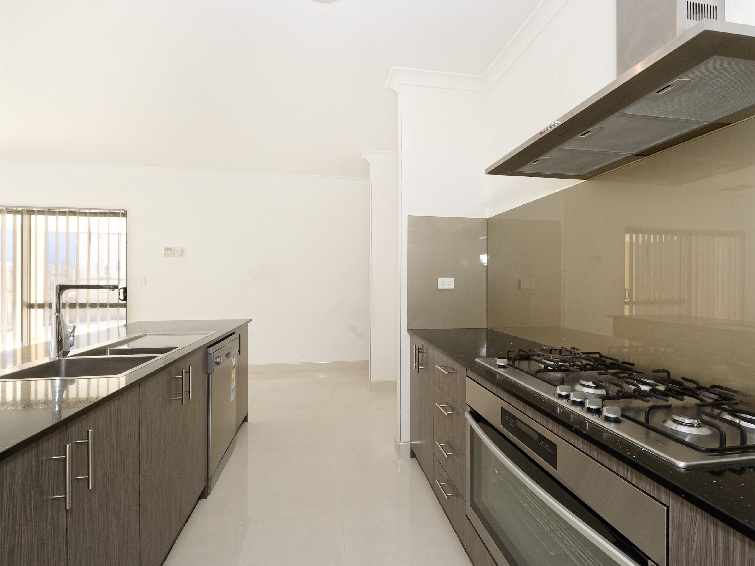 104 Sapphire Chase, WELLARD, WA 6170 AUS